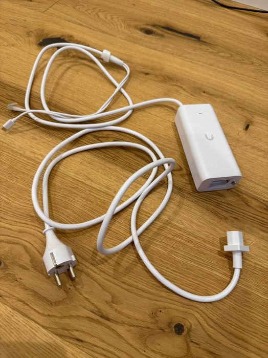 UniFi UACC-PoE+-USBC New PoE Adapter with Power Supply63824732243329121