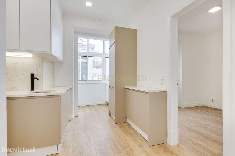 Apartamento T2, totalmente renovado.