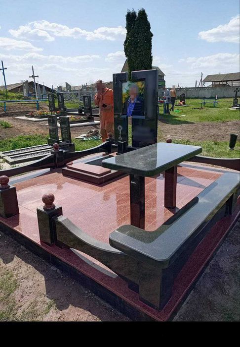 Гранитные памятники, лавки, плитка из гранита-изготовление и установка