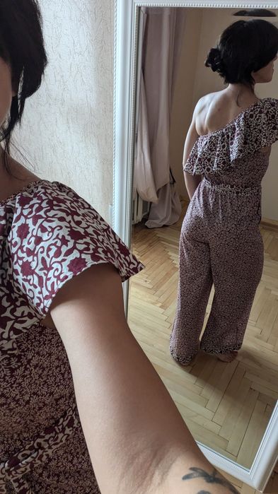 Комбінезон з кишенями і цікавим принтомрозмір S