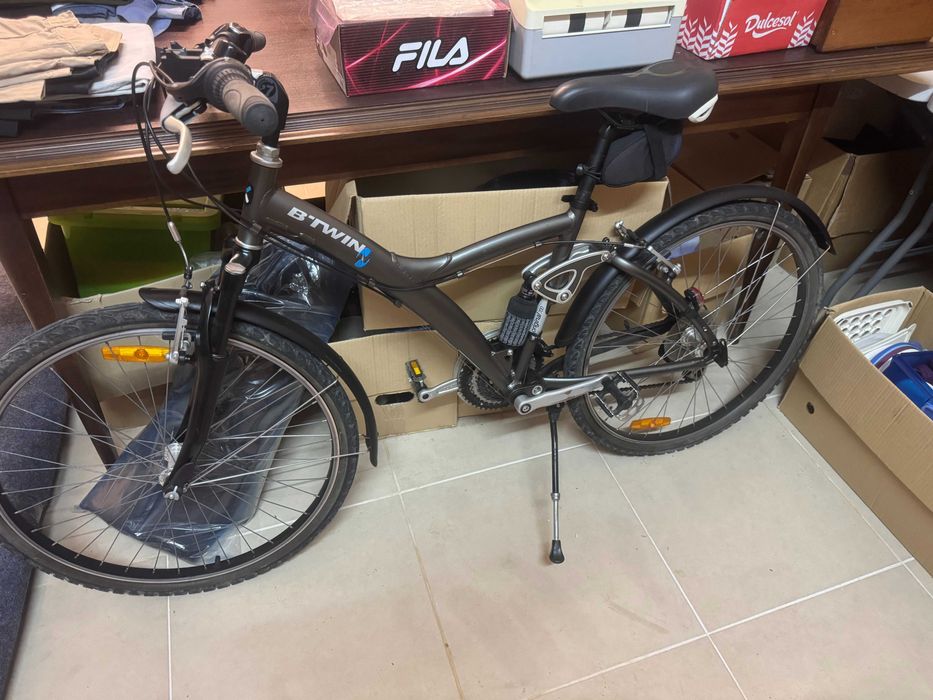 Bicicleta urbana ou de senhora da Decatlhon com suspensão total  - COMO NOVA