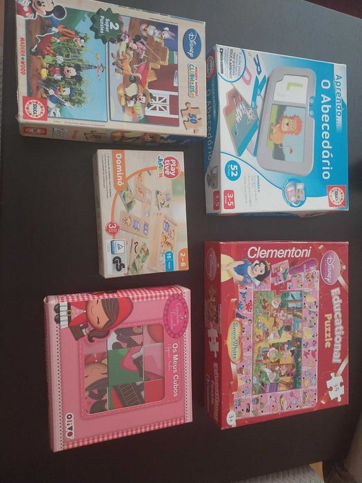 Brinquedos didáticos/puzzles