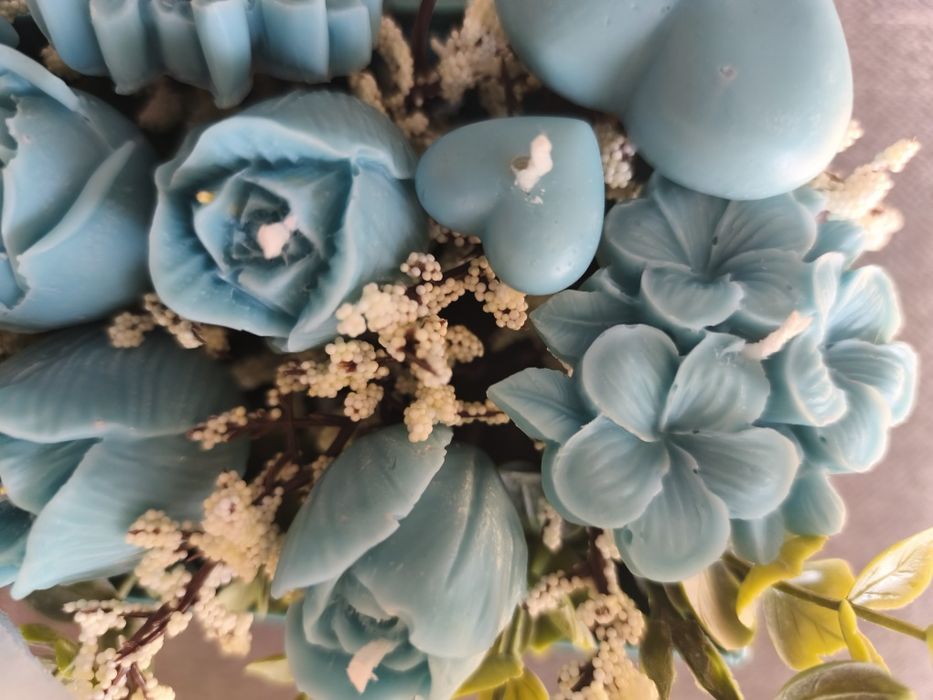 Arranjo de flores de cera perfumada