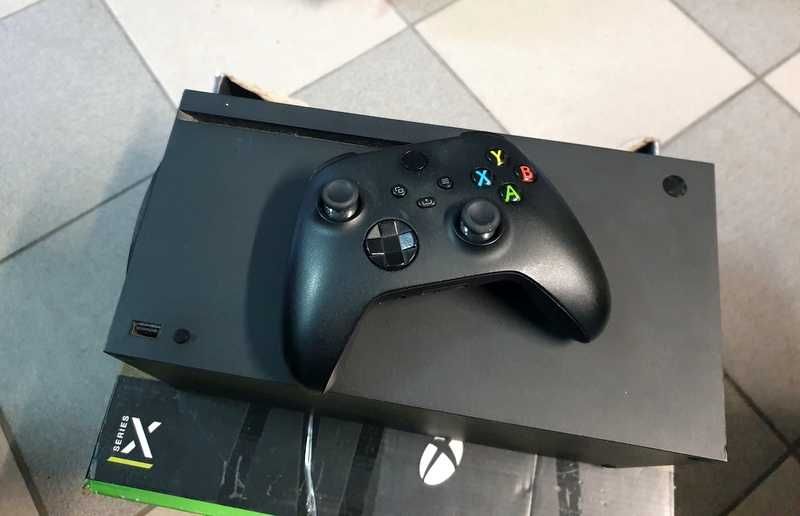 Konsola xbox series X komplet OKAZJA OD Osobisty