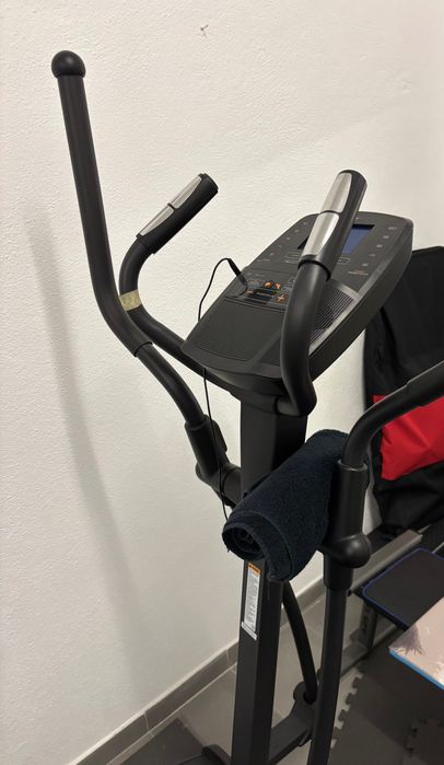 Nordic Track Elliptical Trainer472966559507435520