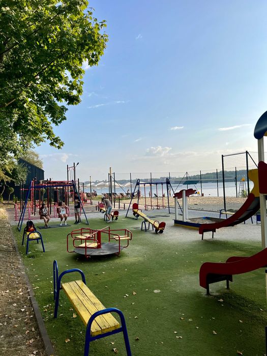 Центр. 3 кімнати. Озеро та парк. Власник. Звітні документи