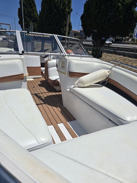 Crownline 176 BR (1998) – Totalmente Restaurada – Motor Reconstruído – Pronta a Navegar