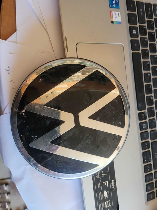 Emblemat zderzaka przedniego VW UP