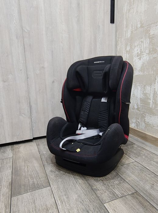 Автокрісла 9-18 кілограм, в харашому стані