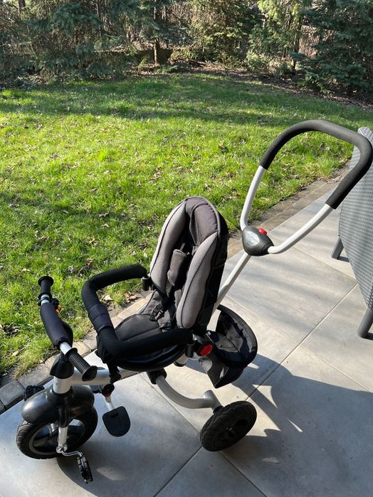 Rowerek trzykolowy Wroom. Skladana raczka.