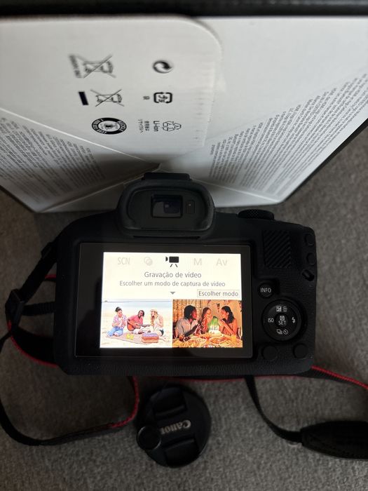 CANON EOS R100 + RF-S 18-45mm