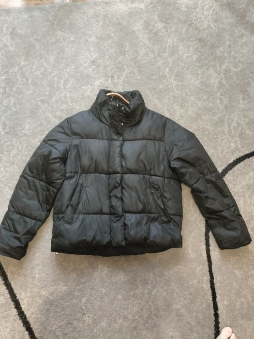 Жіноча куртка на весну, осінь