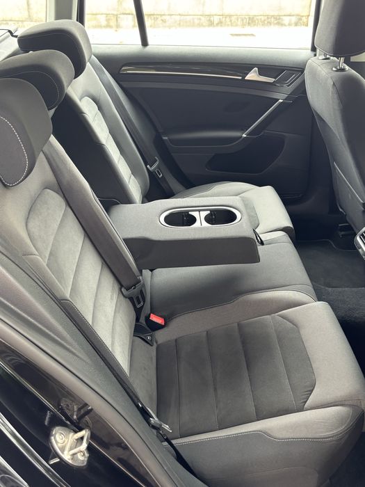 Volkswagen Golf Variant 1.6 TDI Highline DSG