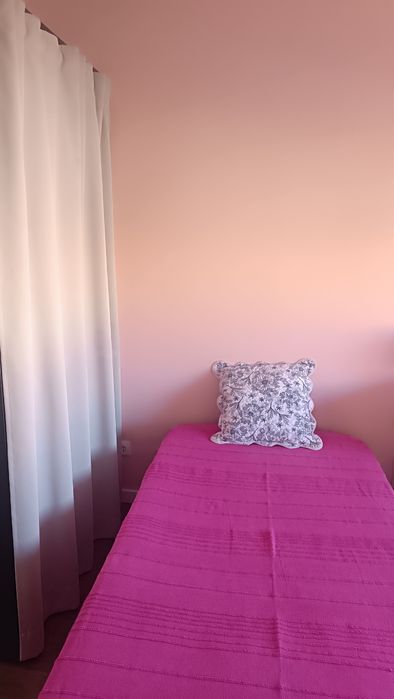 Alugo quarto individual