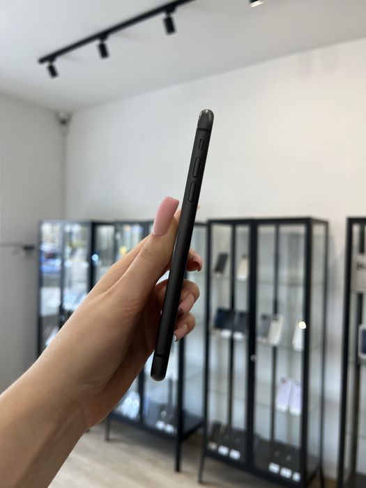 Telefon iPhone 11 64GB Czarny Apple Gwarancja iTrade