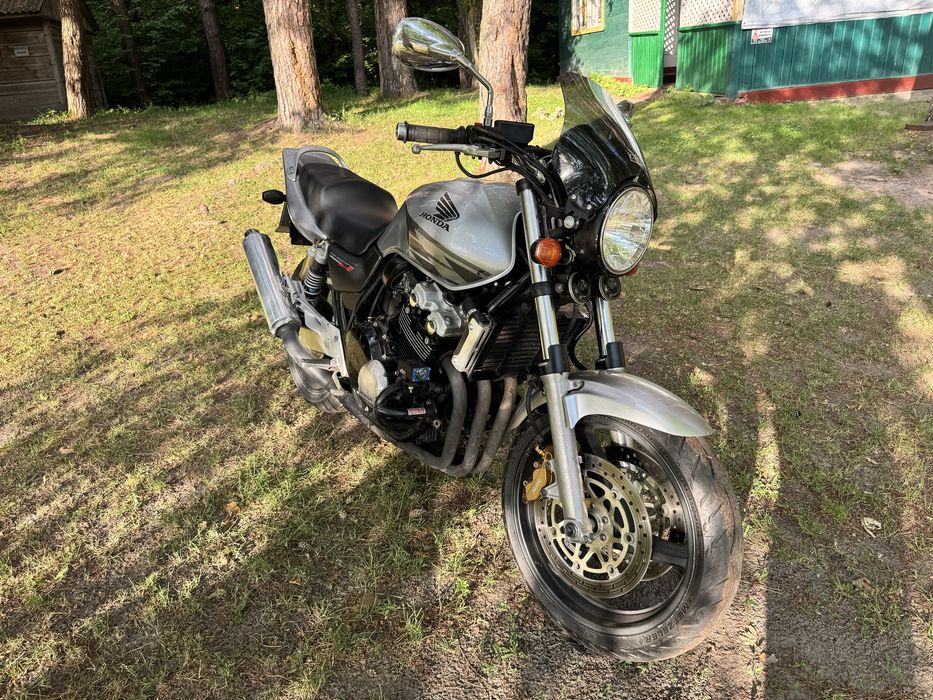 Honda CB400 Vtec 3