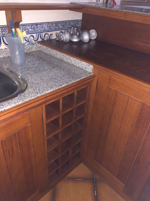 Bar em madeira Afzelia maciça