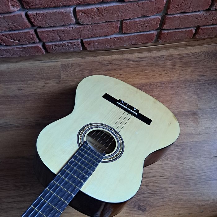 Sprzedam gitarę klasyczną