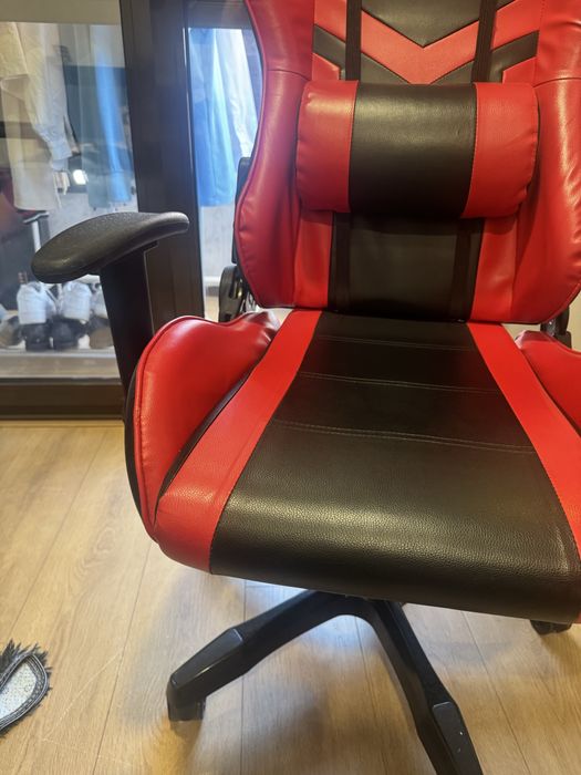 Cadeira Gaming NPLAY Vermelha/Preta – Como Nova!