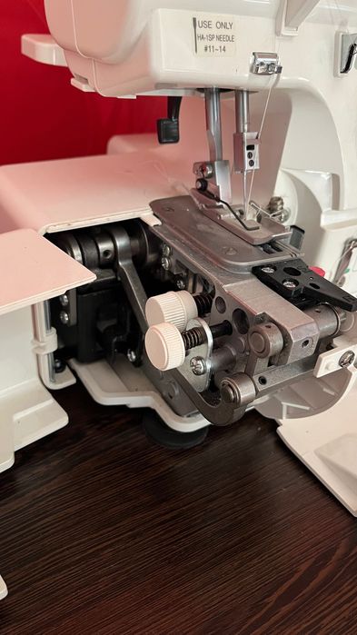 Оверлок Janome 210D в идеальном состояни