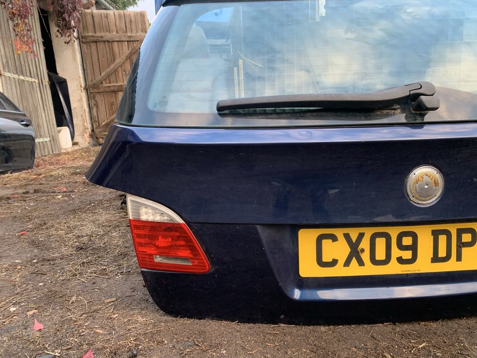 Klapa Bmw e61 tiefseeblau bez rdzy