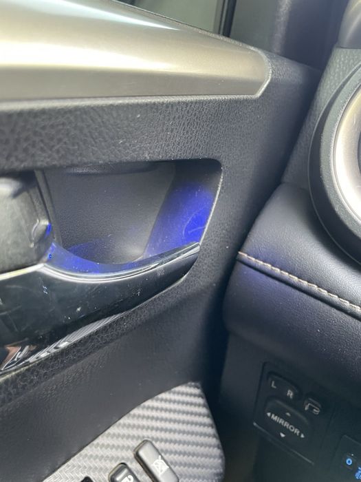 Продам авто Toyota Rav 4 без подкрасов и с родным пробегом