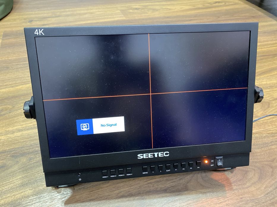 Monitor com 4 entradas HDMI e bateria