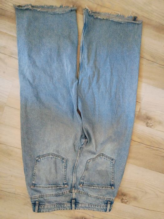 Szerokie Jeans z przedarciami