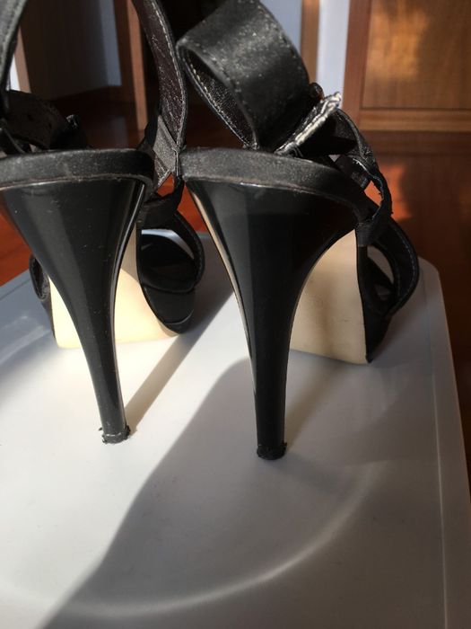 Sandália de salto alto cerimónia tecido preto acetinado nº35