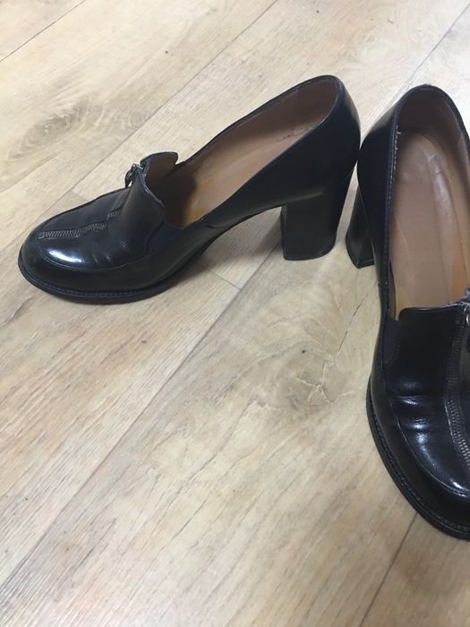 Жіночі туфлі на підборах