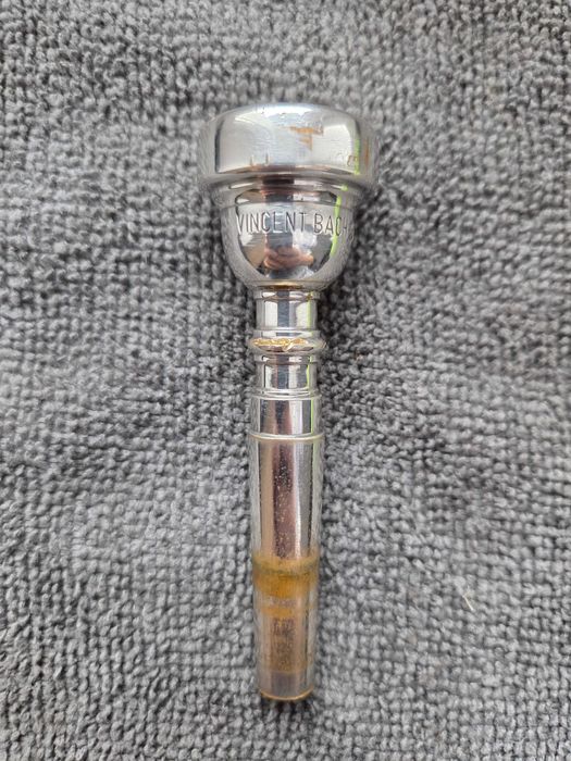 Ustnik Vincent Bach 5A