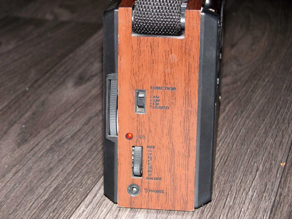 Радіоприймач Golon RX-9922UAR, MW, SW, FM, MP3, WAV, USB flash,SD-card