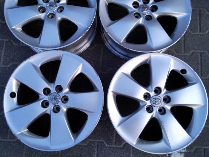 17 5x100 felgi aluminiowe Toyota , Avensis, Celica