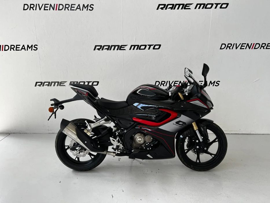 QJ Motor SRK 125R OFERTA DE MATRÍCULA OU OFERTA DE EQUIPAMENTO OU SEM JUROS