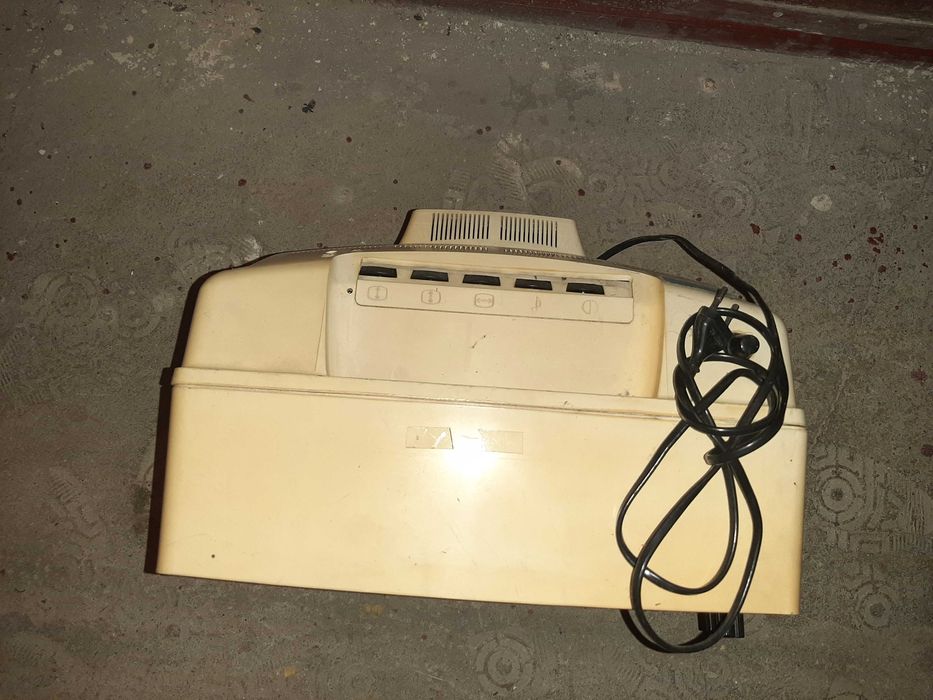 Telewizor JUNOST 402B czarno-biały