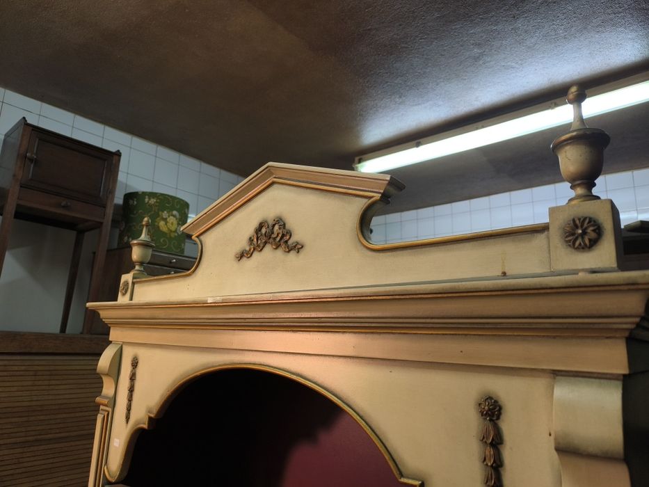 Móvel / estante antiga