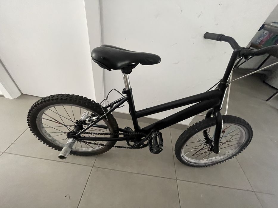 Bicicleta quase nova