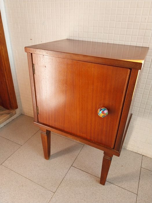 Mesinha de cabeceira vintage