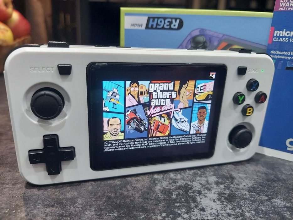 Konsola retro R36H (R36S) + 64gb Goodram + etui