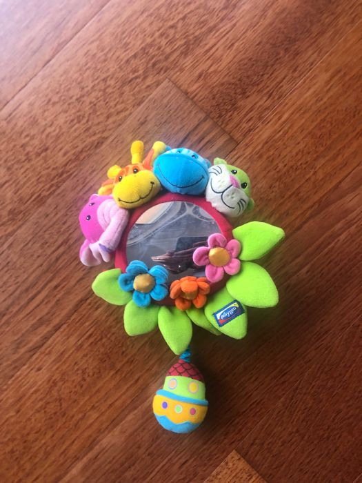 Boneco de pendurar com espelho com musica