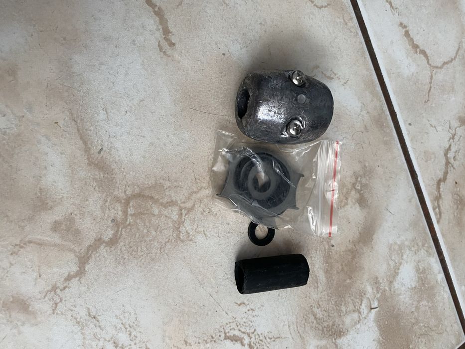 Obciążnik baterii kuchennej Omnires