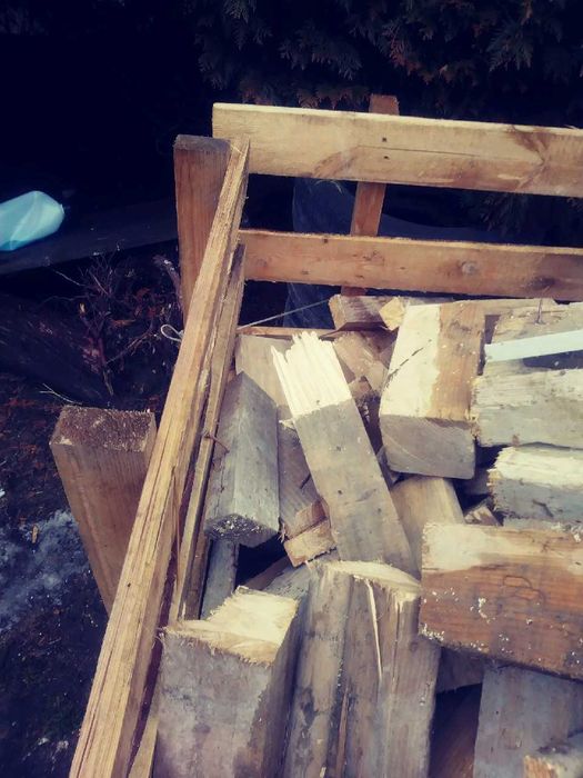 Drewno po budowie grube