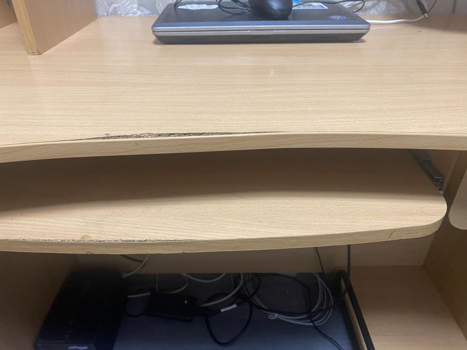 Компютерний стіл