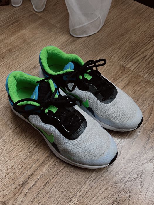 Кросівки Nike Revolution 7