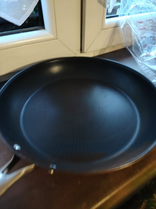 Używane patelnie Tefal duetto+ 24 i 28cm.