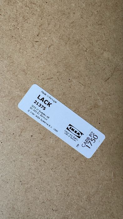 Mesa quadrada pequena Ikea