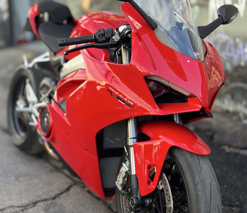 Мотоцикл Ducati Panigale V4 2018 рік