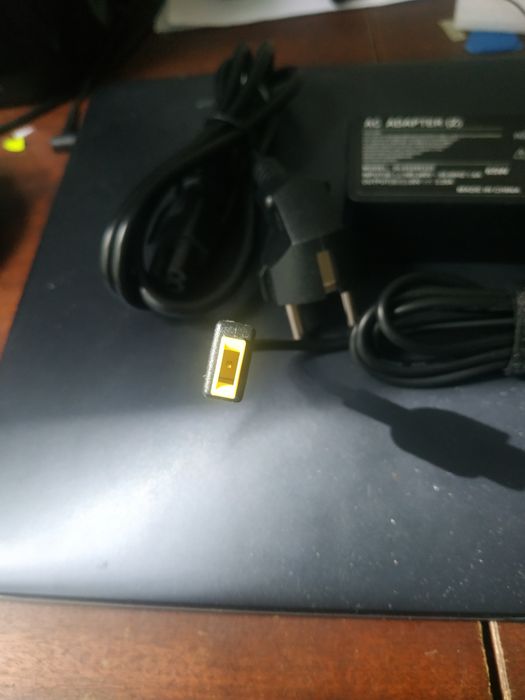 Блок живлення до ноутбука