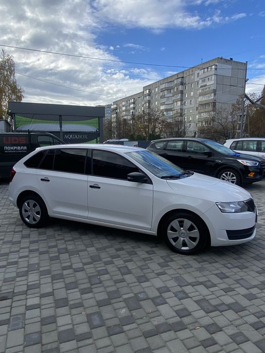 Skoda Rapid 2015 року