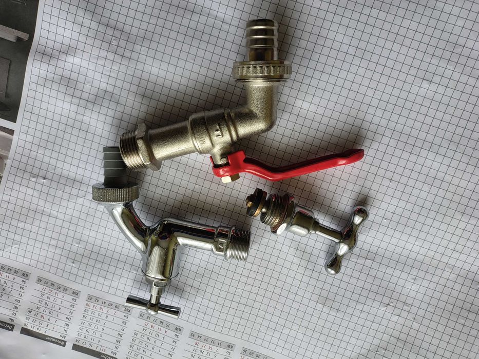 Kurki czerpalne 1/2",3/4" do zbiorników na wodę typu MAUSER